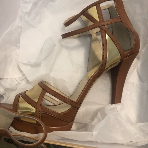 🌟 Brand New 🌟 Michael Kors Sandals - Picture 4 of 7